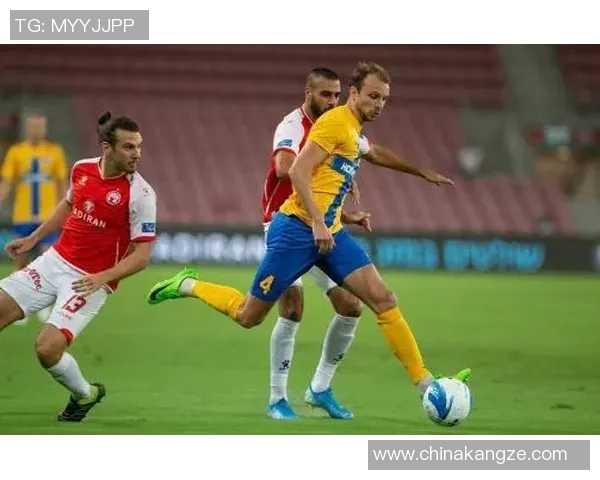 厄勒布鲁与天狼星的精彩对决揭示足球战术与团队协作的魅力 厄勒布鲁与天狼星的精彩对决揭示足球战术与团队协作的魅力